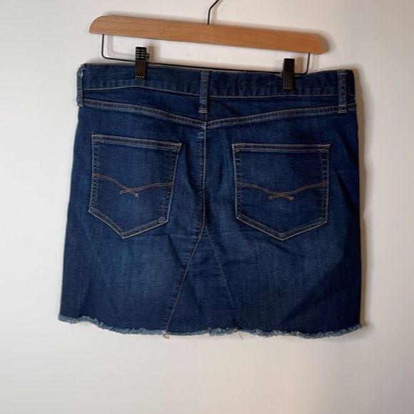 *Gap 1969 denim skirt (0004) - Picture 3 of 3